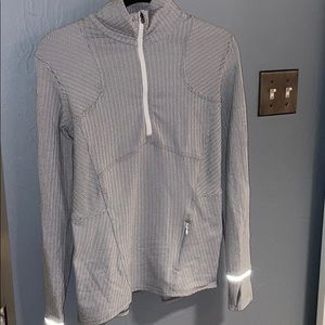 LULULEMON size 8 women’s quarter zip!